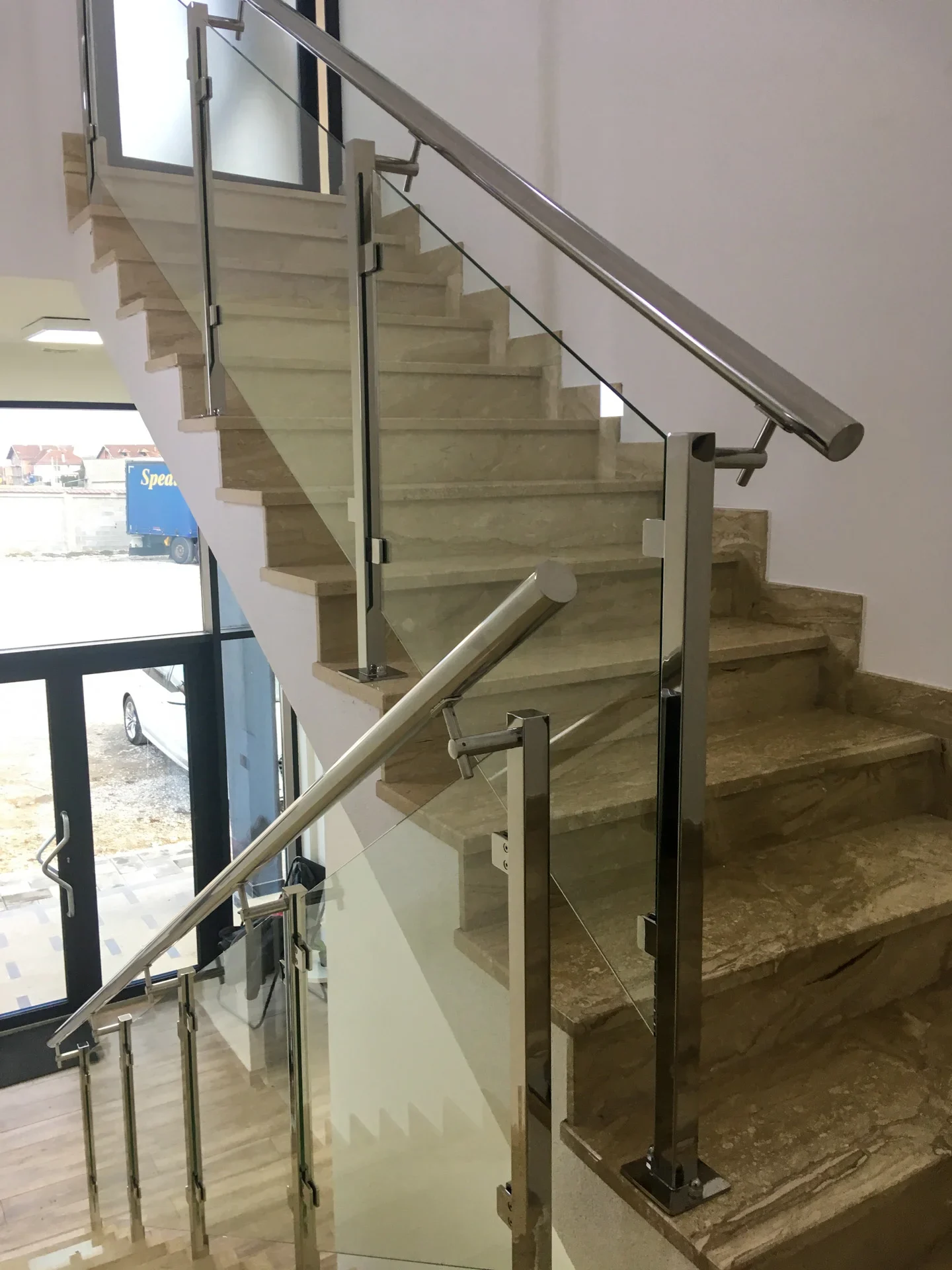 inox ograda sa staklom za stepenište